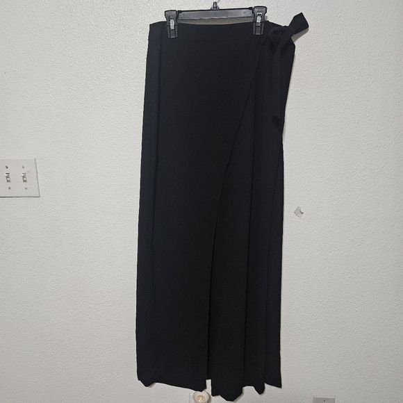 BCBGMAXAZRIA skirt/pant style wide leg size xs - Picture 1 of 15